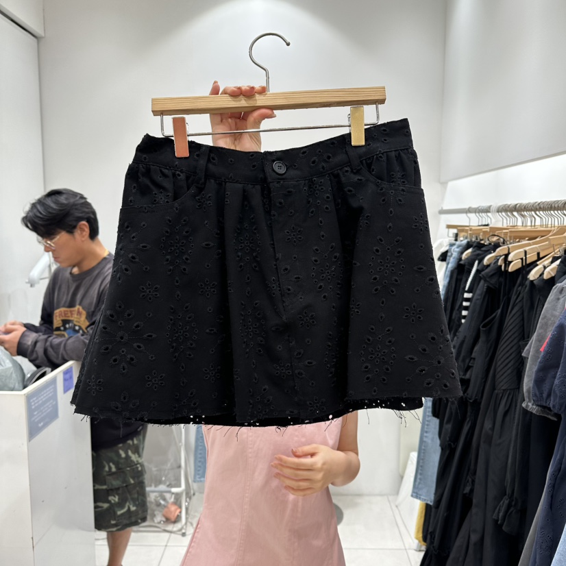 XPARTY韓國東大門代購女裝新款26春夏推薦熱賣人氣短裙花朵XPARTY短裙圖色2