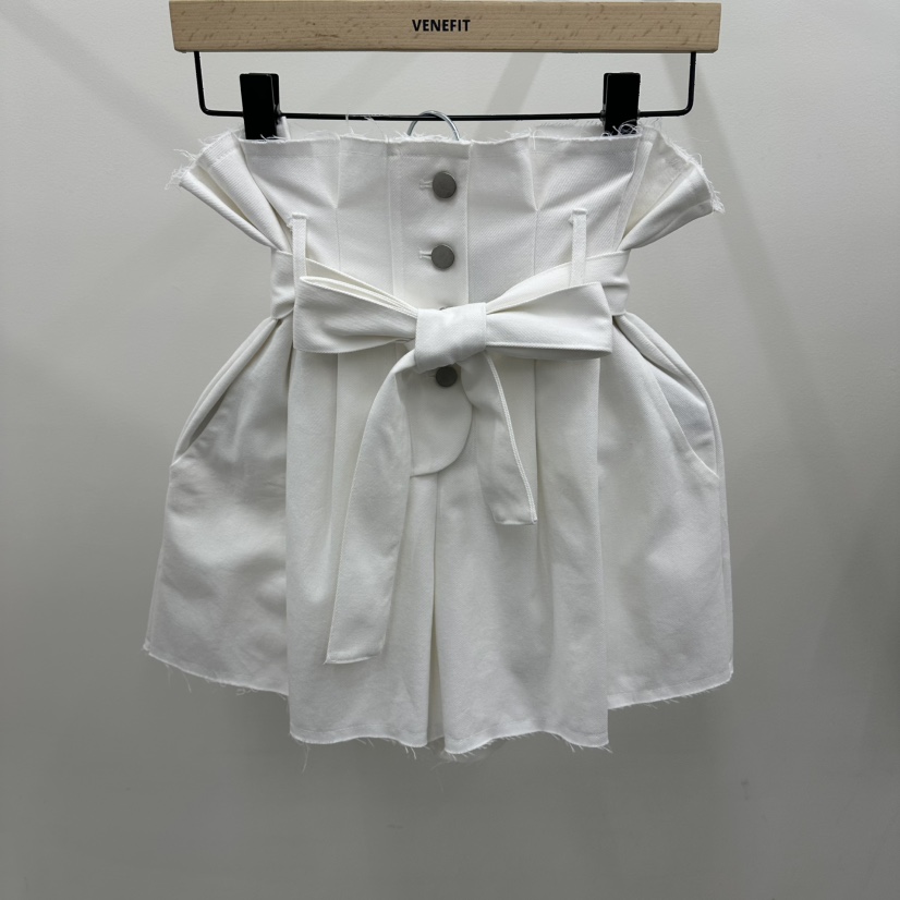 VENEFIT韓國直郵女裝新款熱賣職業時尚26春夏短褲含腰帶高腰VENEFIT/JENNIE短褲圖色1