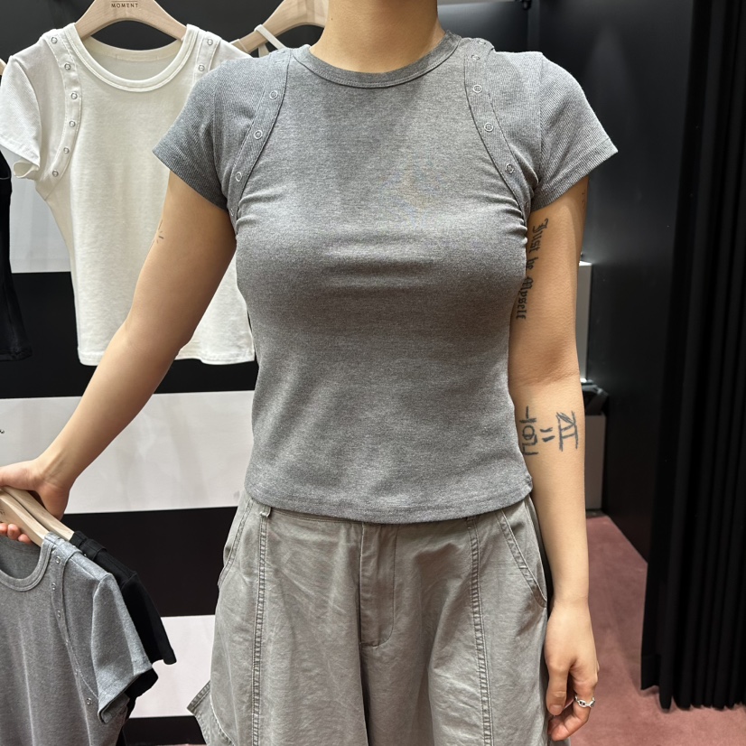 DAILY MOMENT韓國代購女士新品職業時尚休閑熱賣T恤孔眼DAILY MOMENTT恤圖色2
