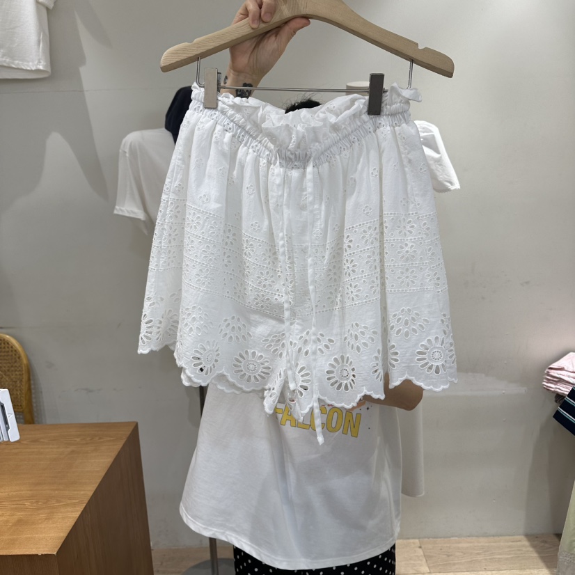 ASSEMBLY韓國東大門直郵女士新品時尚熱賣26春夏短褲喇叭蕾絲ASSEMBLY短褲圖色1