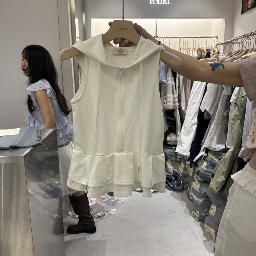 BERTHA韓國東大門直郵女士新品推薦26春夏吊帶背心拉鏈連帽衫BERTHA吊帶/背心圖色1