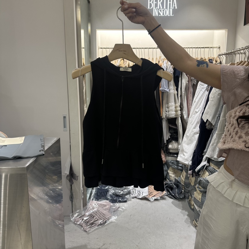 BERTHA韓國東大門直郵女士新品推薦26春夏吊帶背心拉鏈連帽衫BERTHA吊帶/背心圖色2