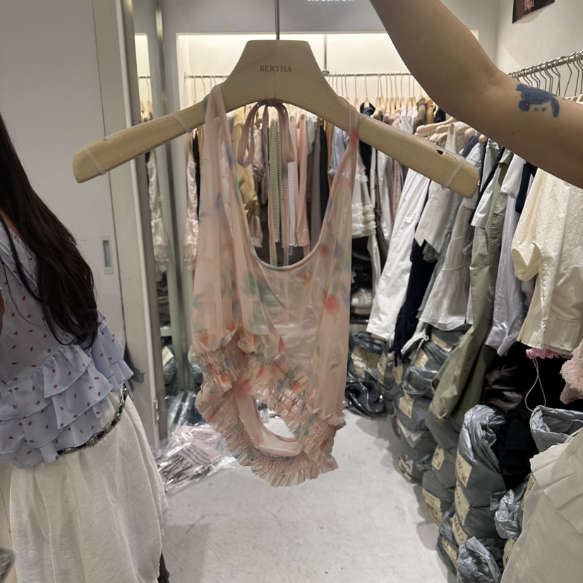 BERTHA韓國東大門直郵女士新品休閑吊帶背心不含內搭花朵透明BERTHA吊帶/背心圖色1