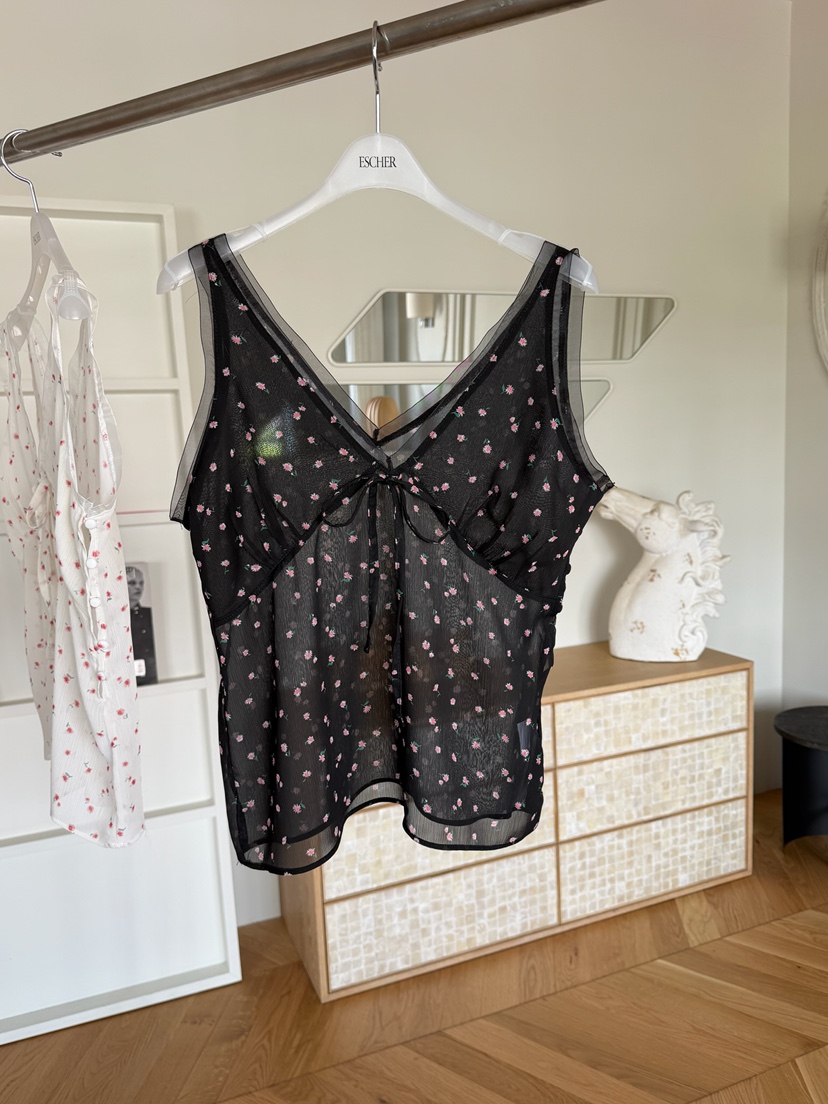 ESCHER韓國直郵實拍女裝新品推薦26春夏時尚熱賣吊帶背心ESCHER吊帶/背心圖色1