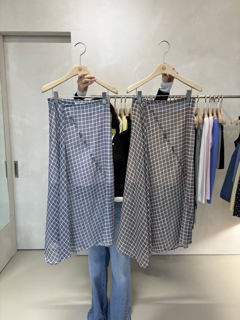 LIVE AID-P韓國直郵女裝新款26春夏人氣休閑時尚長裙格子LIVE AID-P長裙