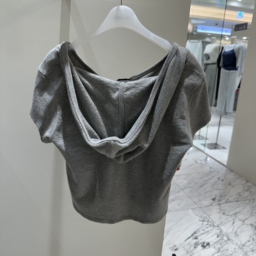 LOW MOMENT韓國直郵女裝新品推薦休閑時尚職業26春夏T恤LOW MOMENTT恤