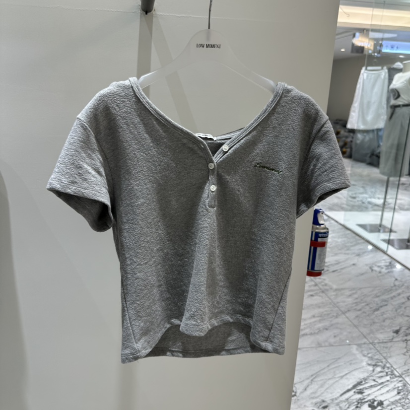 LOW MOMENT韓國直郵女裝新品推薦休閑時尚職業26春夏T恤LOW MOMENTT恤圖色1