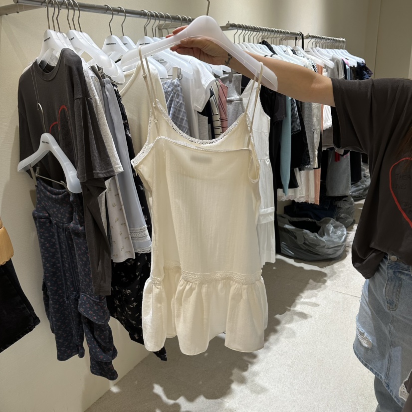 MOREMORE韓國直郵女裝新品26春夏時尚職業推薦連衣裙蕾絲more more連衣裙