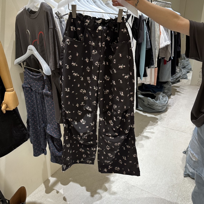 MOREMORE韓國代購女士新品職業推薦人氣時尚休閑褲工裝褲more more休閑褲圖色1