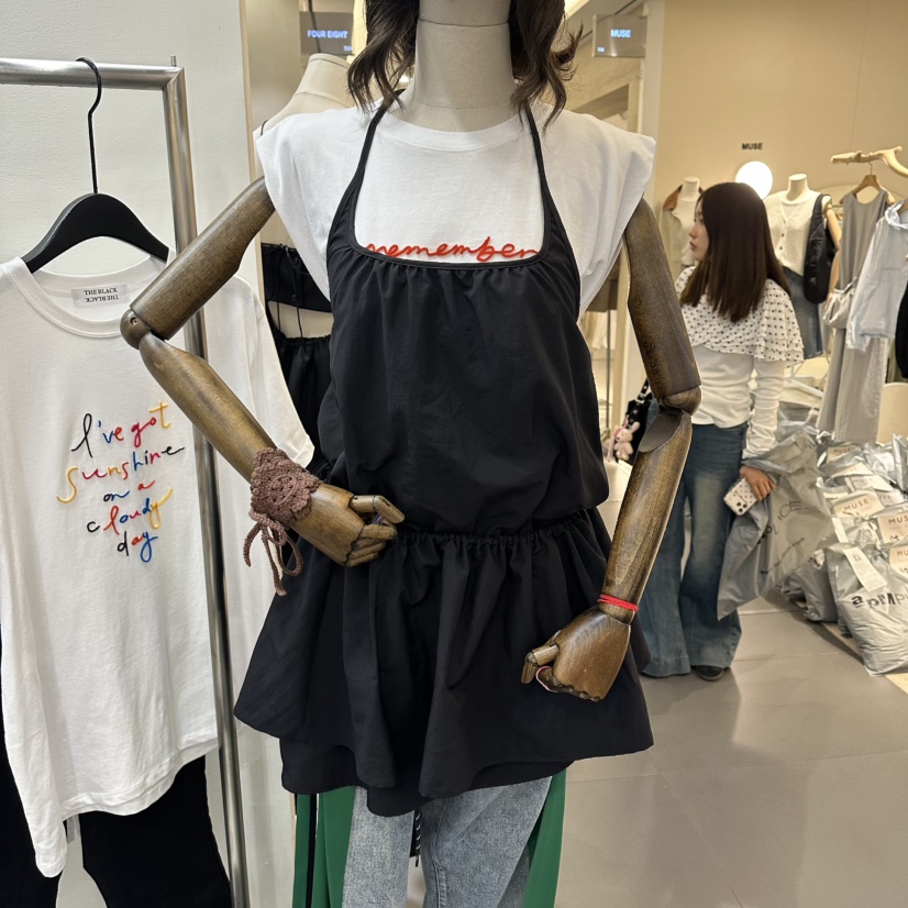 LADYBLACK/THE BLACK韓國代購女士新款熱賣吊帶背心不含內搭LADYBLACK/THE BLACK吊帶/背心圖色2