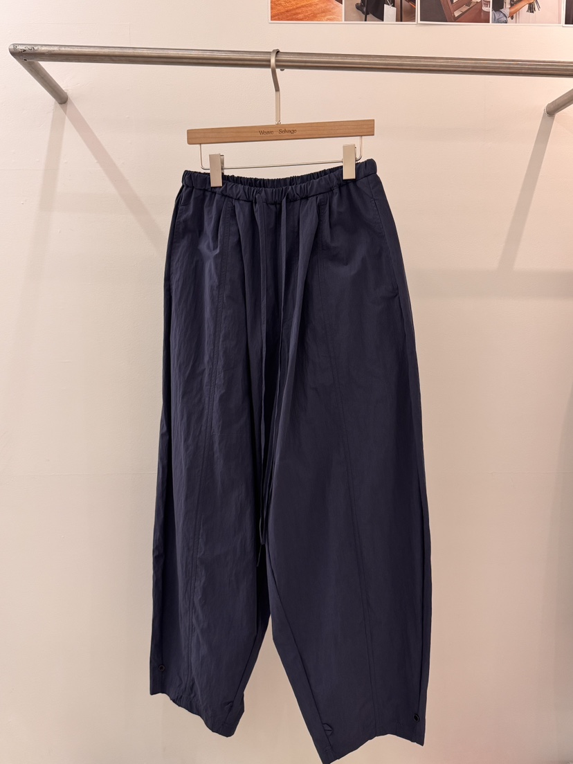 WEAUE SELVAGE韓國代購女裝新品人氣職業時尚26春夏休閑褲Weave Selvage休閑褲圖色3深藍色