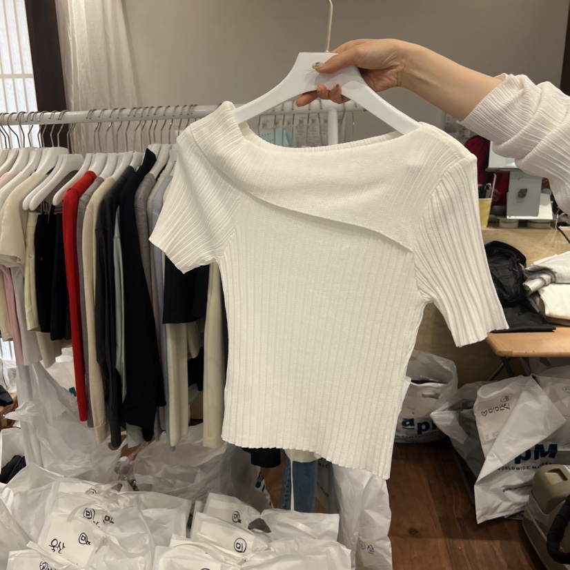 UNDERSTANDING韓國直郵實拍女士新品推薦人氣熱賣T恤露肩UNDERSTANDINGT恤圖色1