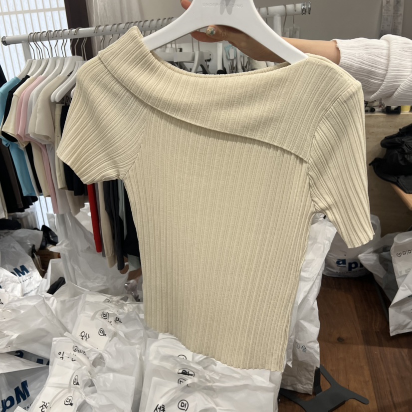 UNDERSTANDING韓國直郵實拍女士新品推薦人氣熱賣T恤露肩UNDERSTANDINGT恤圖色2