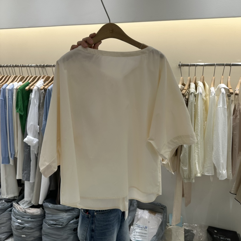 BLUEI-D/N SHARP韓國直郵實拍女裝新品時尚襯衫蕾絲衫Blue i-d/N SHARP襯衫/蕾絲衫圖色2米色