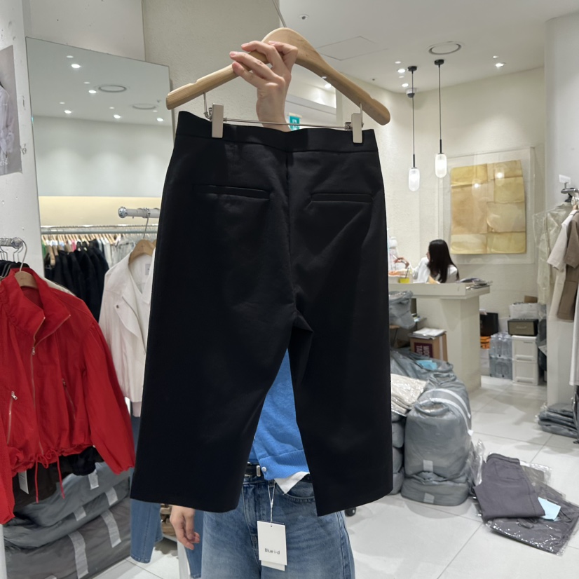 BLUEI-D/N SHARP韓國東大門直郵女裝新款26春夏熱賣短褲Blue i-d/N SHARP短褲