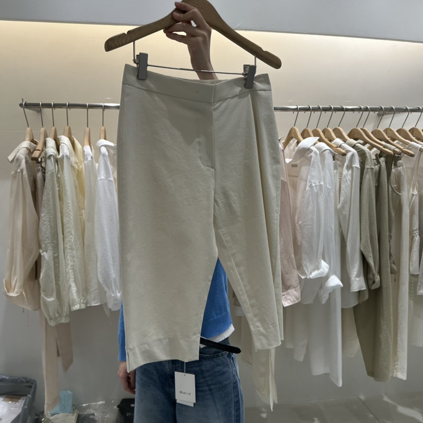 BLUEI-D/N SHARP韓國東大門直郵女裝新款26春夏熱賣短褲Blue i-d/N SHARP短褲圖色1米色