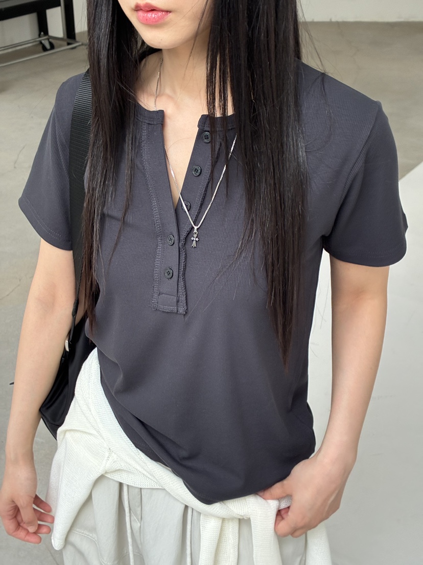 Verbena韓國東大門直郵女裝新款人氣休閑26春夏T恤V領羅紋VerbenaT恤