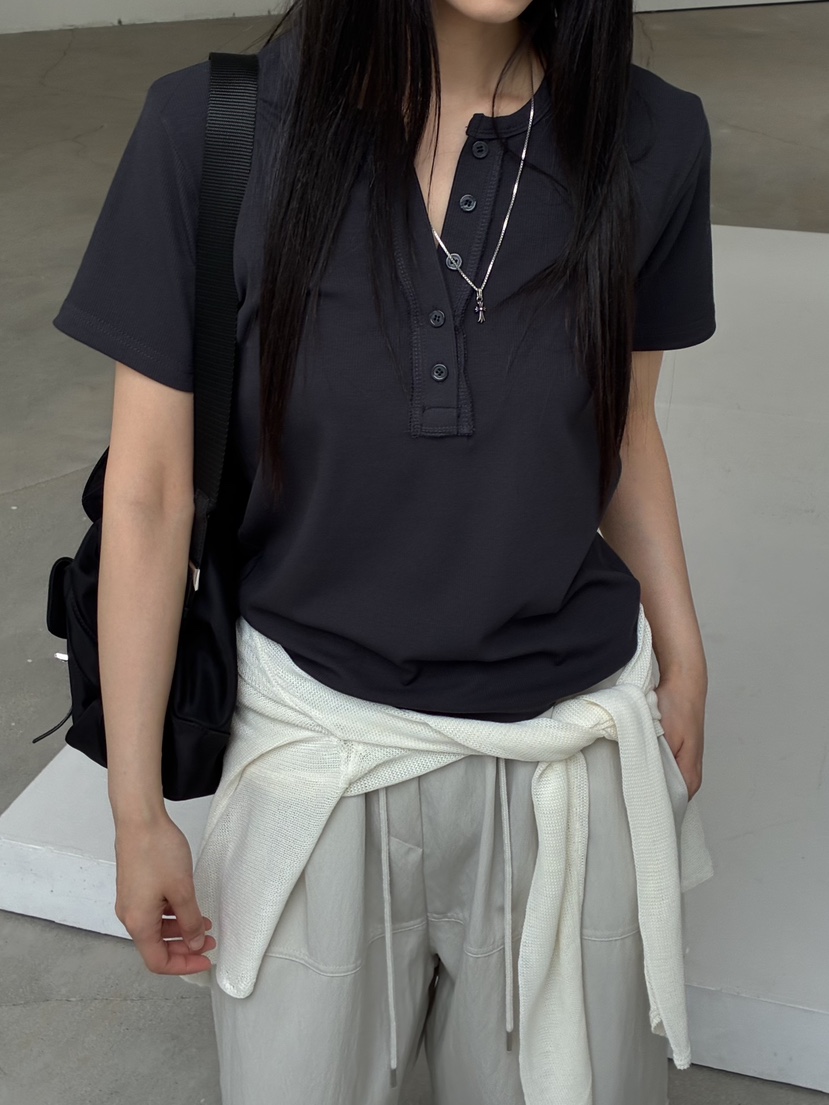 Verbena韓國東大門直郵女裝新款人氣休閑26春夏T恤V領羅紋VerbenaT恤