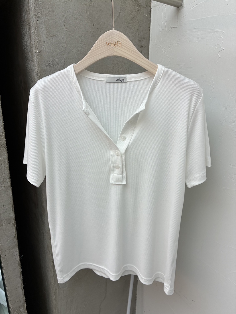 Verbena韓國東大門直郵女裝新款人氣休閑26春夏T恤V領羅紋VerbenaT恤圖色1