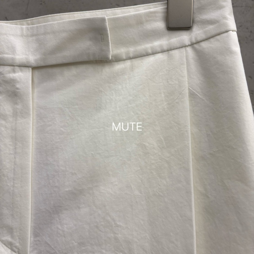 MUTE-P韓國東大門代購女士新款時尚人氣熱賣職業推薦短褲MUTE短褲
