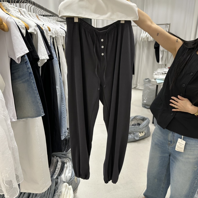 LUCY SALON韓國代購女士新品時尚推薦26春夏休閑休閑褲紐扣LUCY SALON休閑褲圖色2墨色