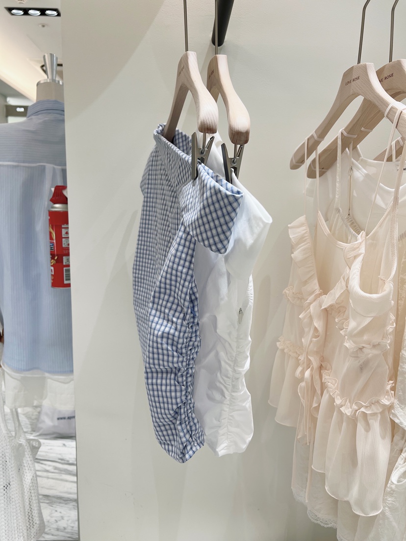 LOVE ROSIE韓國東大門直郵女士新品時尚襯衫蕾絲衫不對稱LOVE ROSIE襯衫/蕾絲衫