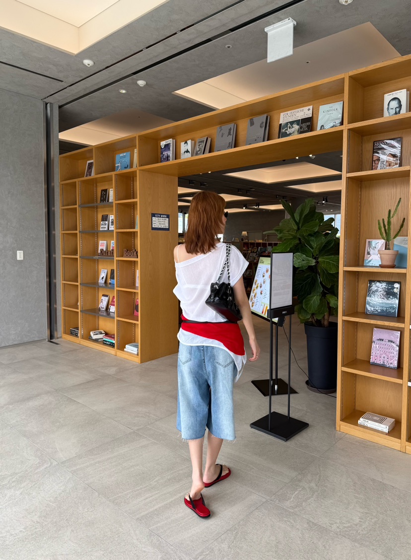 DENVER韓國東大門代購女裝新款熱賣推薦時尚職業T恤不含吊帶DENVERT恤