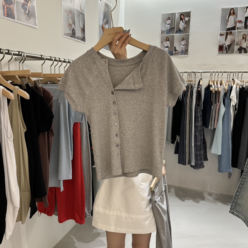 BAGUETTE-P韓國東大門直郵女士新款熱賣時尚T恤開衫紐扣BAGUETTE-PT恤圖色2