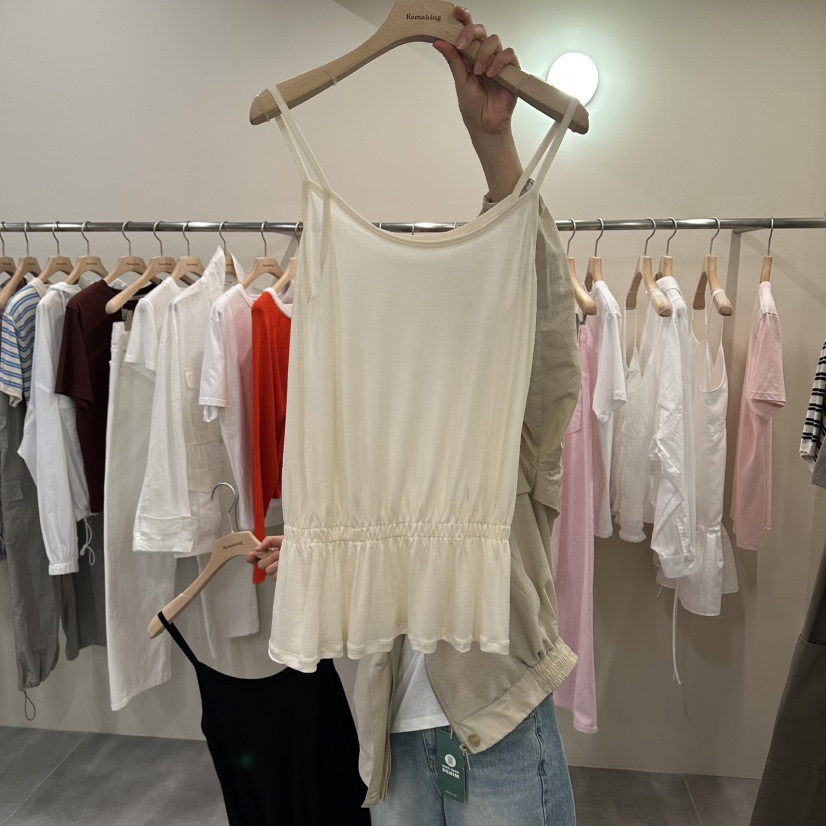 URBANSTORY/REMAKING韓國直郵女裝新品人氣吊帶背心荷葉邊天絲Remaking/URBANSTORY吊帶/背心圖色2