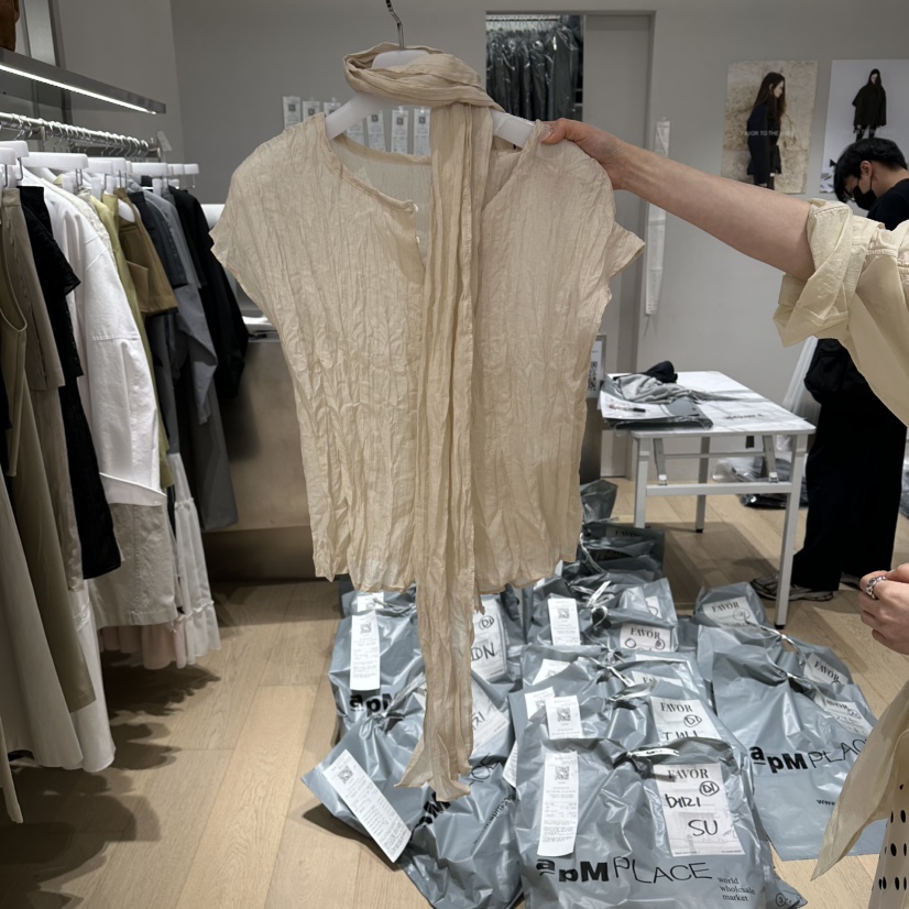 FAVOR-P韓國代購女裝新品推薦休閑職業襯衫蕾絲衫含圍巾FAVOR-P襯衫/蕾絲衫圖色2