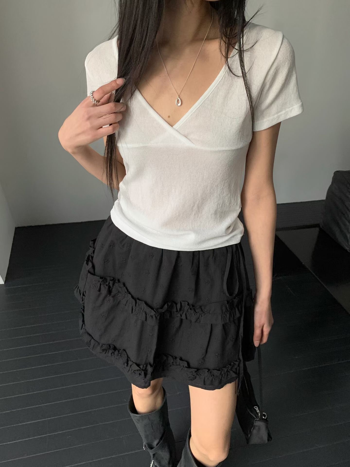 JUNO東大門直郵女士新款推薦人氣休閑熱賣26春夏時尚T恤V領JUNOT恤圖色1