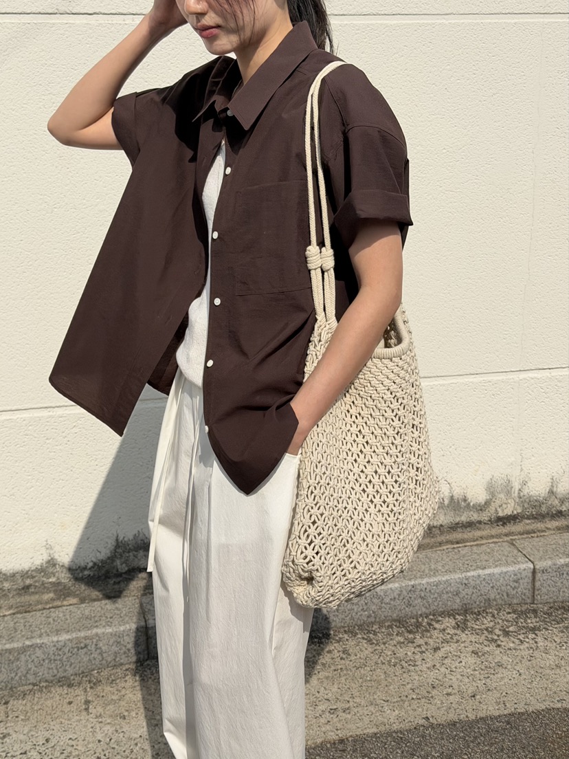 AMY GRACE-A韓國東大門代購女裝新款推薦人氣襯衫蕾絲衫AMY GRACE-A襯衫/蕾絲衫