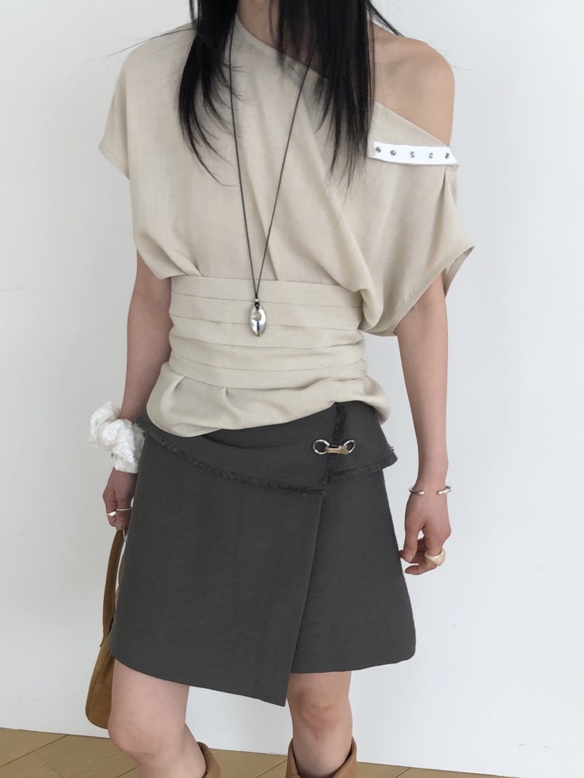 OVER RICH韓國東大門代購女裝新品推薦人氣26春夏，26夏季短裙OVER RICH短裙