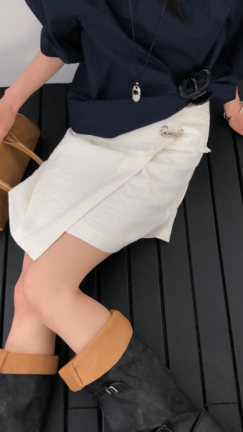 OVER RICH韓國東大門代購女裝新品推薦人氣26春夏，26夏季短裙OVER RICH短裙