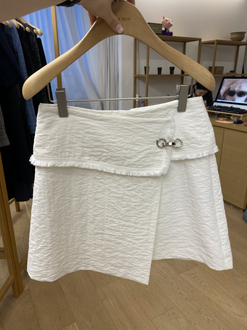 OVER RICH韓國東大門代購女裝新品推薦人氣26春夏，26夏季短裙OVER RICH短裙圖色1