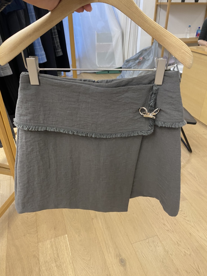 OVER RICH韓國東大門代購女裝新品推薦人氣26春夏，26夏季短裙OVER RICH短裙圖色2