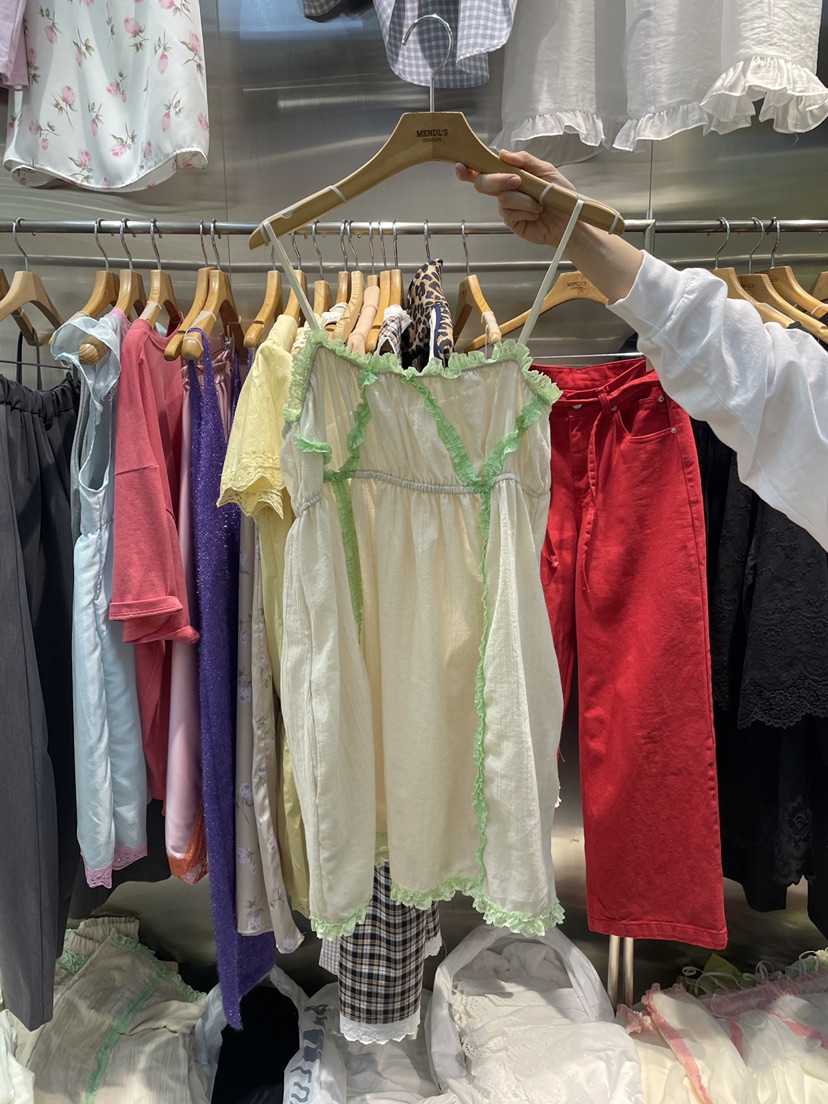 MENDL S韓國東大門直郵女士新款熱賣26春夏，26夏季吊帶背心紗布MENDL S吊帶/背心圖色2