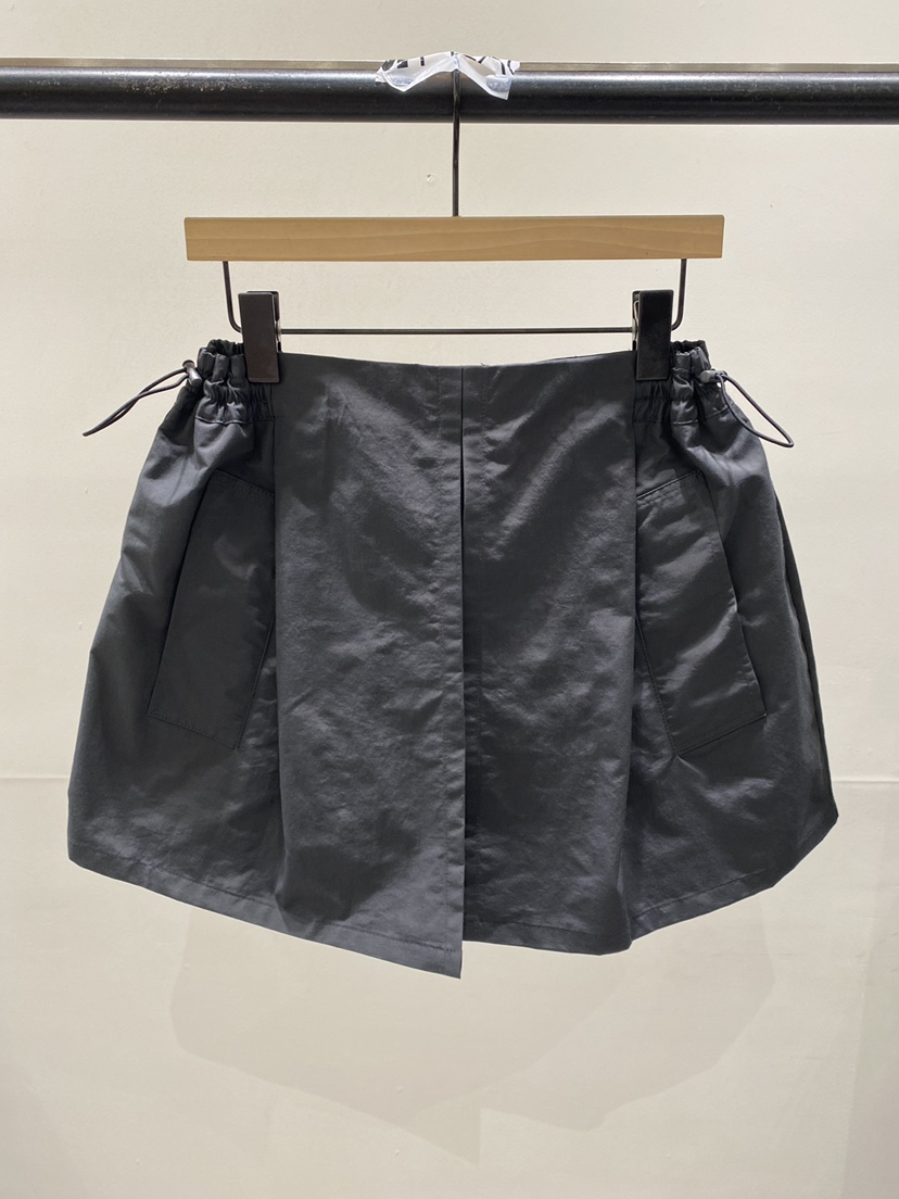 MAC東大門實拍韓國女裝新品推薦休閑職業熱賣26春夏，26夏季短褲THE FORWARD MAC短褲圖色2墨色