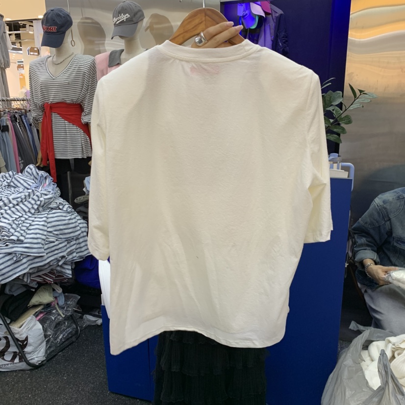 BLACK BABI東大門實拍韓國女裝新品熱賣人氣26春夏，26夏季T恤BLACK BABIT恤