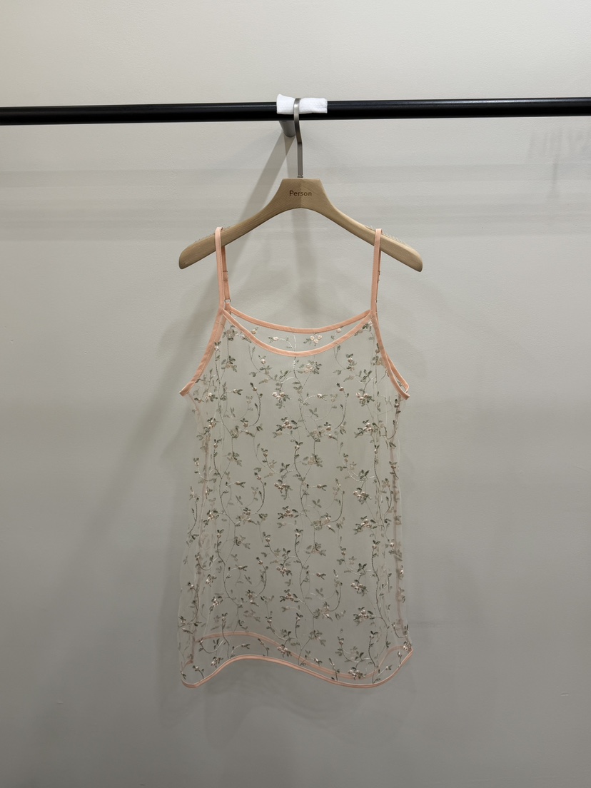 PERSON韓國東大門代購女裝新款職業26春夏，26夏季連衣裙刺繡PERSON連衣裙圖色2粉紅色