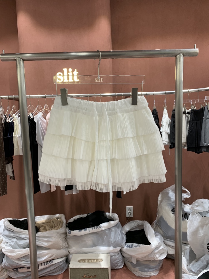 SLIT韓國直郵女裝新款熱賣26春夏，26夏季時尚推薦職業短裙SLIT短裙圖色1