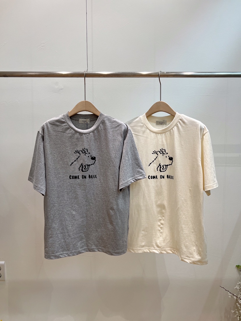 GLAD SOME韓國東大門代購女士新品熱賣人氣休閑時尚推薦T恤GLAD SOMET恤圖色2左二色