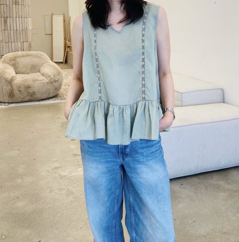 GLAD SOME韓國直郵女士新款職業人氣熱賣吊帶背心荷葉邊GLAD SOME吊帶/背心