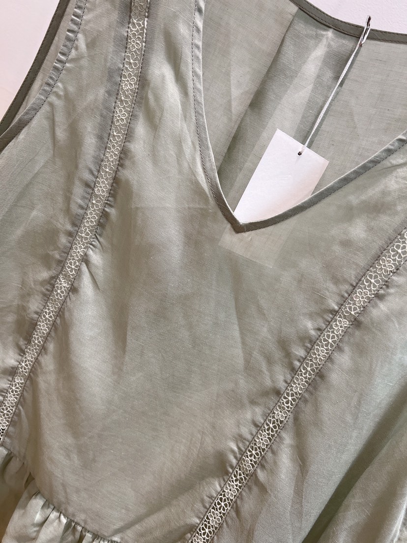 GLAD SOME韓國直郵女士新款職業人氣熱賣吊帶背心荷葉邊GLAD SOME吊帶/背心