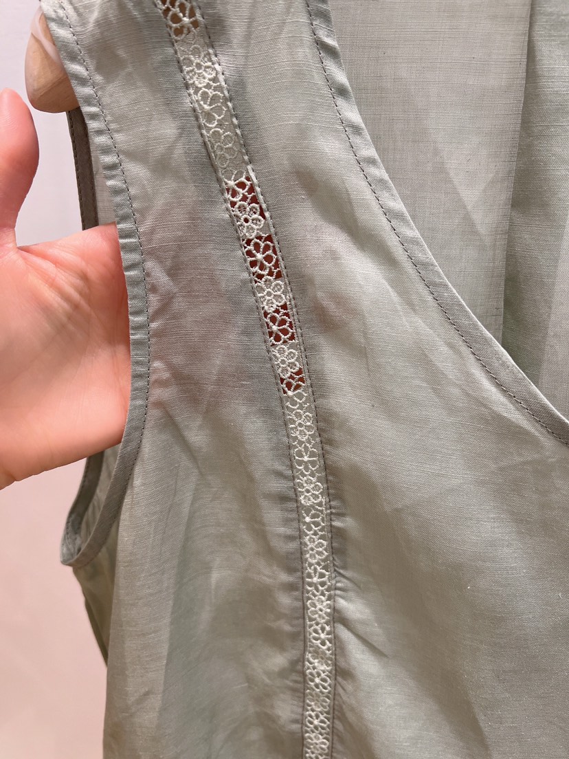 GLAD SOME韓國直郵女士新款職業人氣熱賣吊帶背心荷葉邊GLAD SOME吊帶/背心