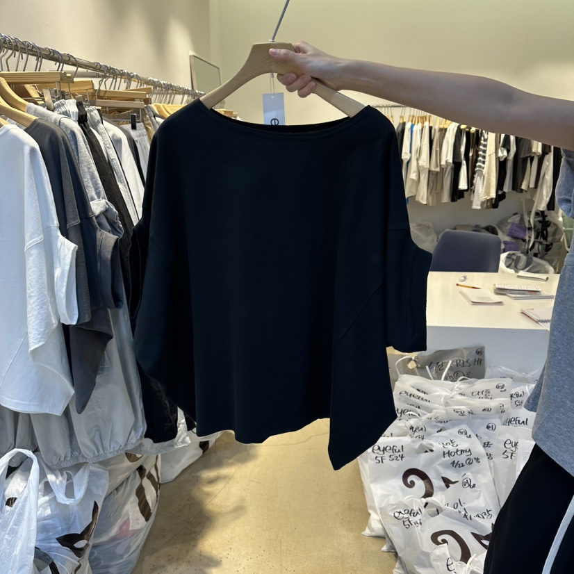 EYEFUL-Q韓國直郵實拍女士新品職業時尚26春夏，26夏季T恤船領eyefulT恤圖色3黑色