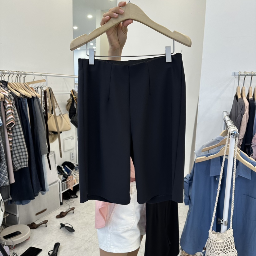 FUNNY POWDER韓國直郵女裝新款時尚26春夏，26夏季熱賣短褲THE FUNNY短褲圖色3墨色