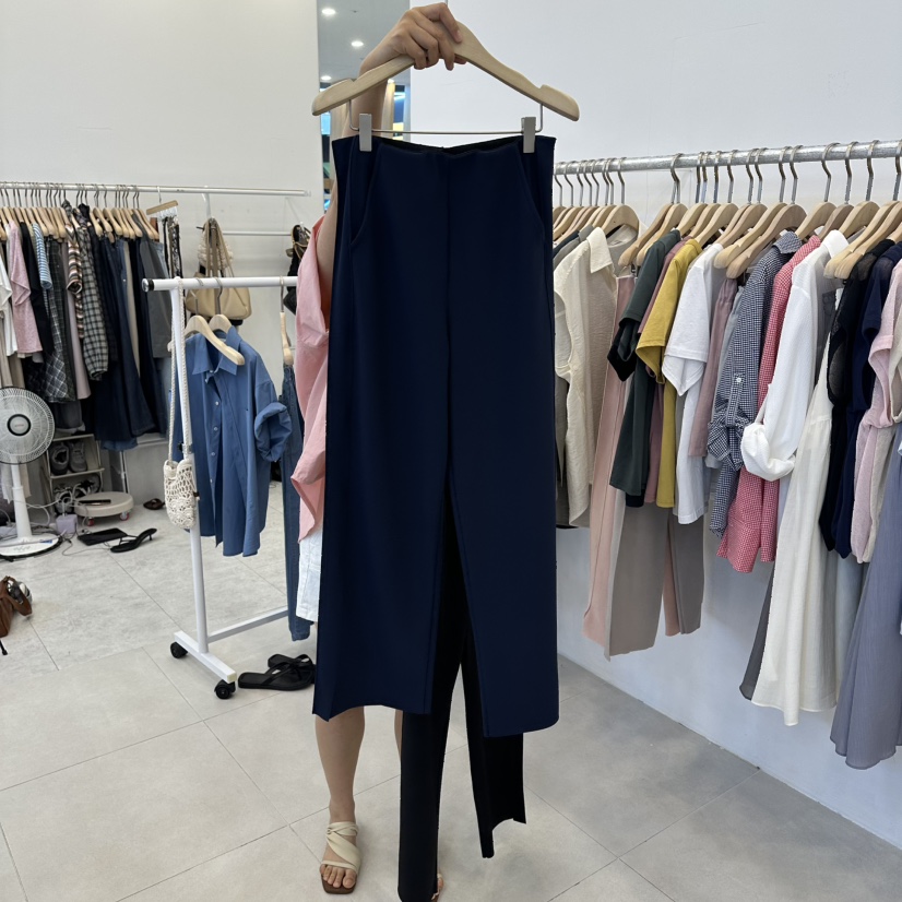 FUNNY POWDER韓國代購女裝新品推薦休閑26春夏，26夏季休閑褲開衩THE FUNNY休閑褲圖色3深藍色