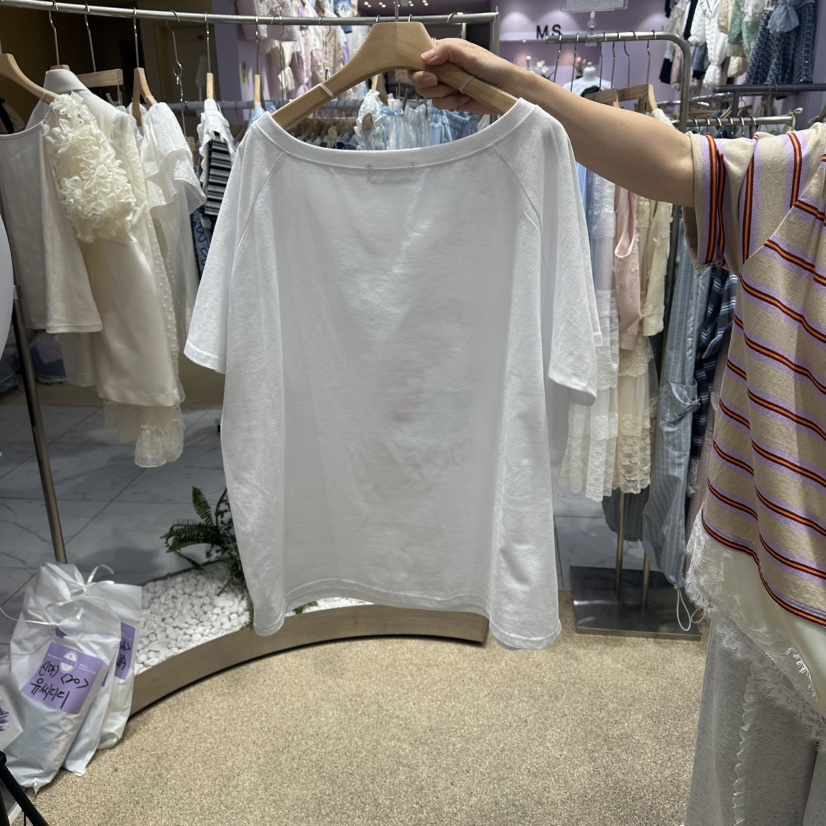 VIRUS韓國東大門代購女裝新款職業推薦時尚26春夏，26夏季T恤兔子VIRUST恤