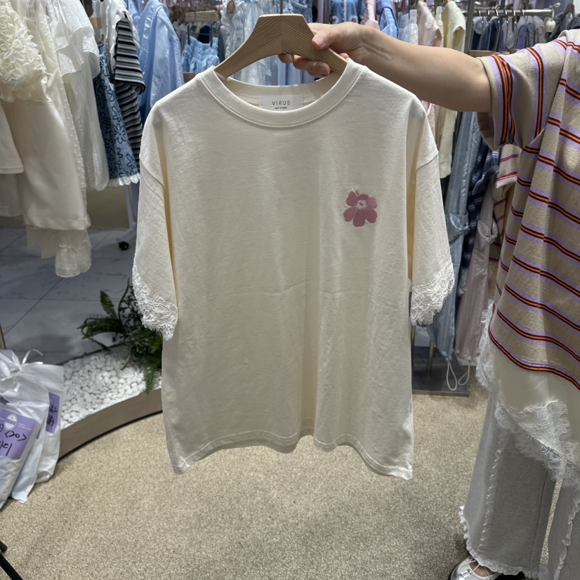 VIRUS東大門實拍女裝新品推薦人氣休閑職業時尚T恤刺繡花朵VIRUST恤